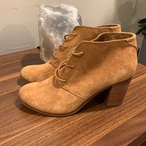 Toms Boots so 8
